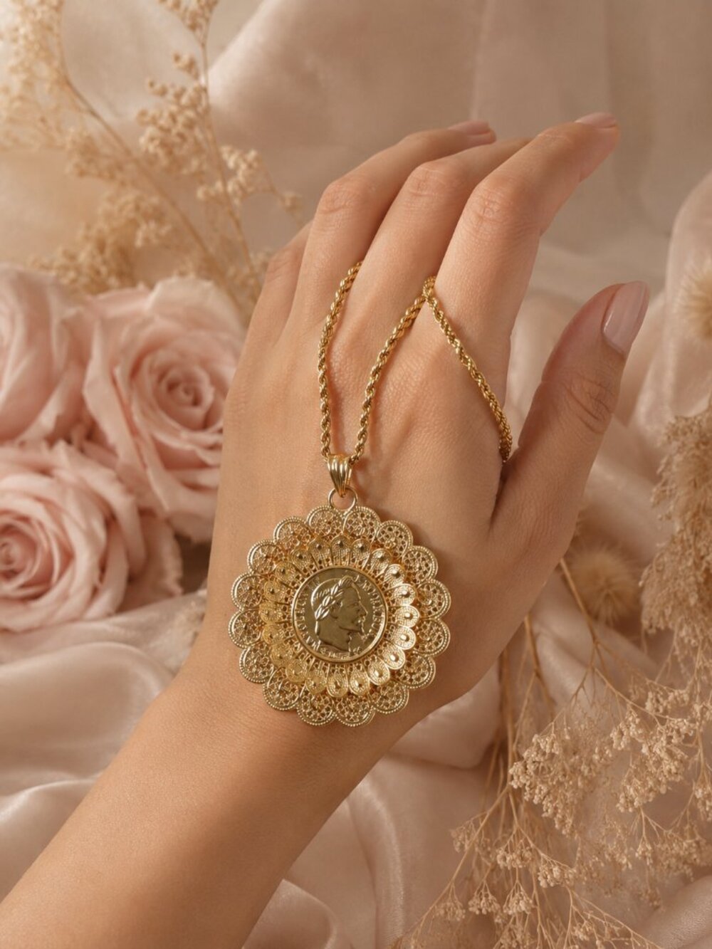 LIVE SHOW LISTING NECKLACE